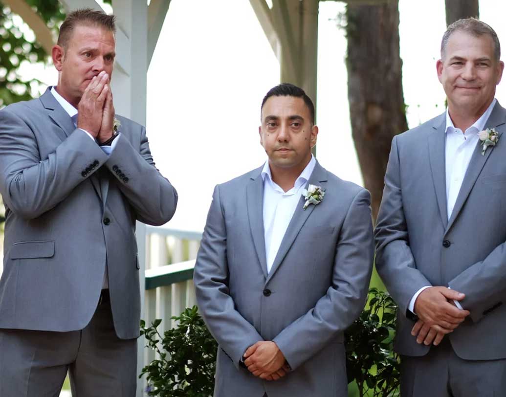 জেমস ডে নামে যে আলোকচিত্রী বিয়ের ছবি তুলেছেন, তিনি জানান, রোবি বলেছেন, একটা ইন্দ্রিয় হারালে অন্য ইন্দ্রিয় যে আরও জোরাল হয়ে ওঠে, তা অনুভব করতে চেয়েছিলেন।