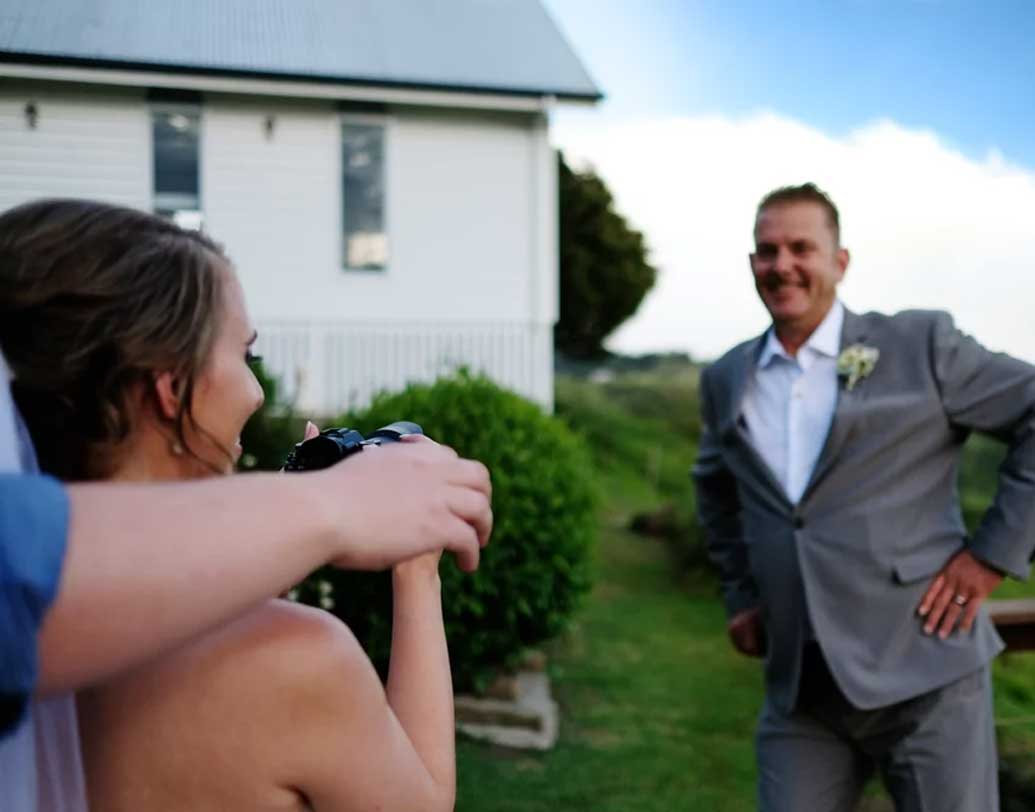 রোবির চওড়া কাঁধ রয়েছে, আর মুখটাও বেশ বুদ্ধিদীপ্ত, সংবাদ সংস্থাকে স্পষ্টই বলেছেন স্টিফানি।