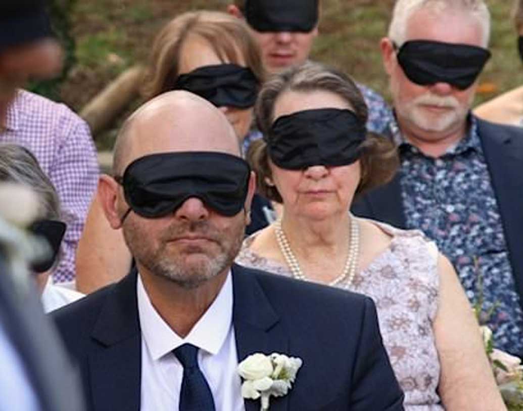 আলোকচিত্রীর তোলা এই ছবিগুলি সোশ্যাল মিডিয়ায় ভাইরাল হয়ে গিয়েছে।  