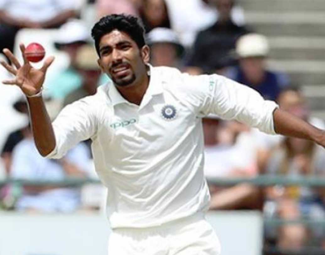 যশপ্রীত বুমরা: দলের সিম আক্রমণের বড় সম্পদ। ইশান্ত-ভুবির সঙ্গে বুমরার ত্রিফলা আক্রমণ অস্ট্রেলিয়ার ব্যাটসম্যানরা কী ভাবে সামলান সেটাই দেখার।