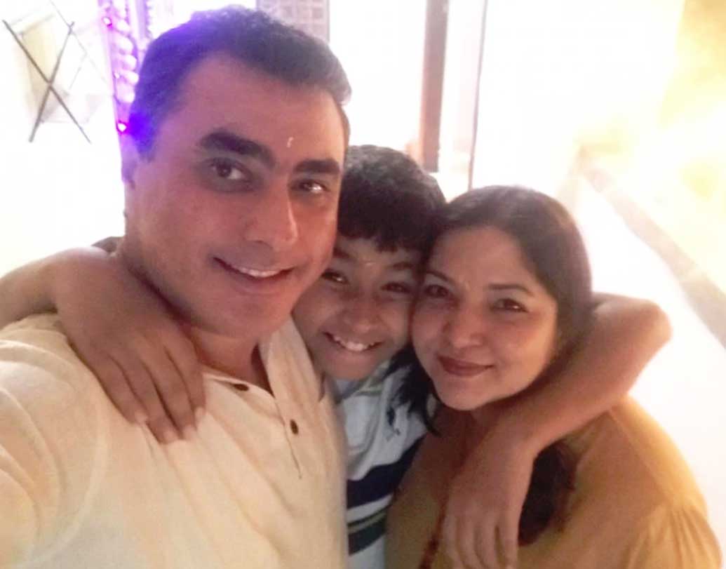 ছেলে তখন আট বছরের। ২০১৫ সালের ডিসেম্বরে চাকরি ছেড়ে দিলেন নিধি। ঠিক করলেন, নিজের ছেলেকে একটু বেশি করে সময় দিতে হবে। জেনারেল নলেজ আর খবরের কাগজ পড়ার প্রতি ছেলের আগ্রহটাও বাড়াতে হবে।