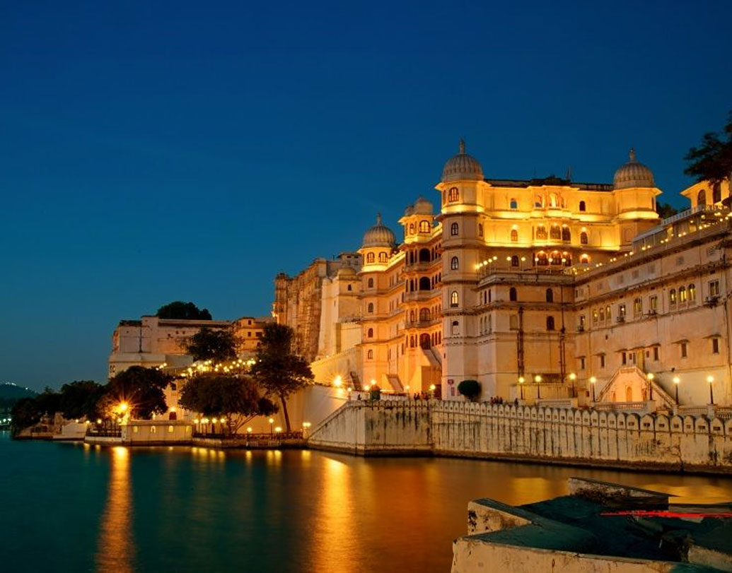 দুই পরিবারই আগামী ৮ ও ৯ ডিসেম্বর মেতে উঠবেন প্রি-ওয়েডিং অনুষ্ঠানে। উদয়পুরে তারই প্রস্তুতি তুঙ্গে। শনিবার থেকেই শুরু হয়ে যাবে সেলিব্রেশন।