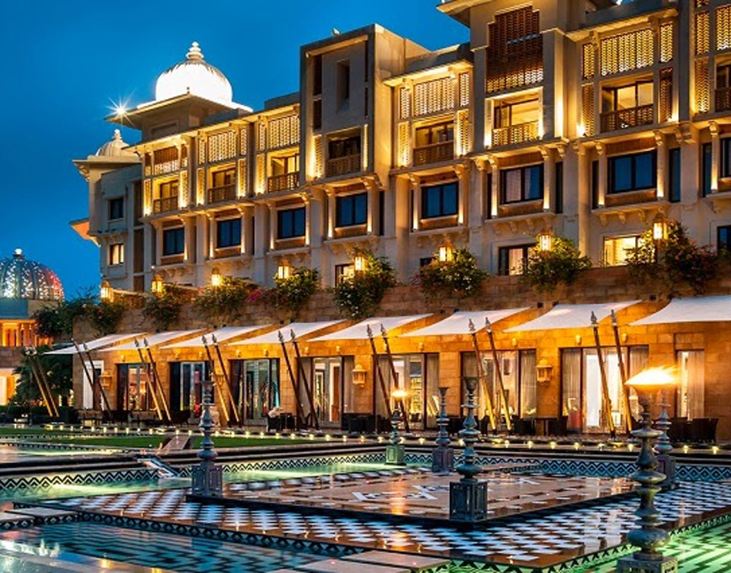 উদয়পুর শহরের প্রতিটি পাঁচ তারা হোটেলই ইতিমধ্যে বুক করে ফেলেছেন অম্বানী ও পিরামলরা।