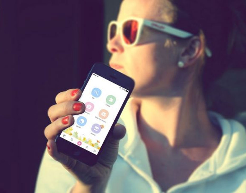 পারফেক্স কর্প, ভল্ট হাইড, ইউক্যাম মেক-আপের মতো ফোটো ওয়ান্ডার অ্যাপ নিয়েও রয়েছে সতর্কতা। ফোটো ওয়ান্ডার অ্যাপ থাকলে নিমেষে একটা সাধারণ ছবিও হয়ে ওঠে অসাধারণ।