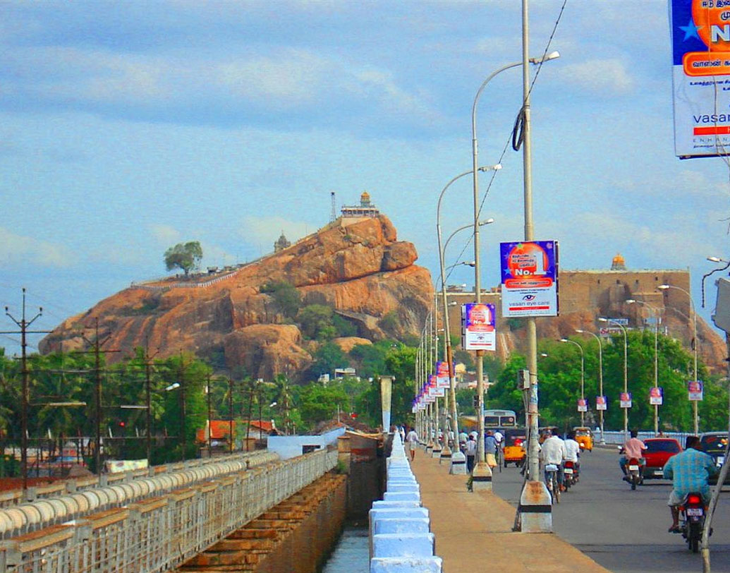 তিরুচিরাপল্লির ক্ষেত্রে গড় আর্থিক বৃদ্ধি দাঁড়াবে ৮.২৯ শতাংশ, বলছে সমীক্ষা। এই শহরের ক্ষেত্রে তথ্য প্রযুক্তি পার্কই রাজ্যের আর্থিক বৃদ্ধির অন্যতম কারণ বলছেন বিশেষজ্ঞরা।