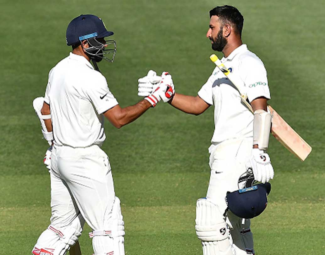 প্রথম দিনের শেষে ৬ রানে ব্যাট করেছেন মহম্মদ শামি। দ্বিতীয় দিন শামির সঙ্গী হবেন বুমরা। এখন দেখার তাঁরা কতটা এগিয়ে নিয়ে যেতে পারেন দলকে। আর তার পর দেখার ভারতীয় বোলাররা কী ভাবে অস্ট্রেলিয়ার ব্যাটসম্যানদের চাপে ফেলতে পারেন।