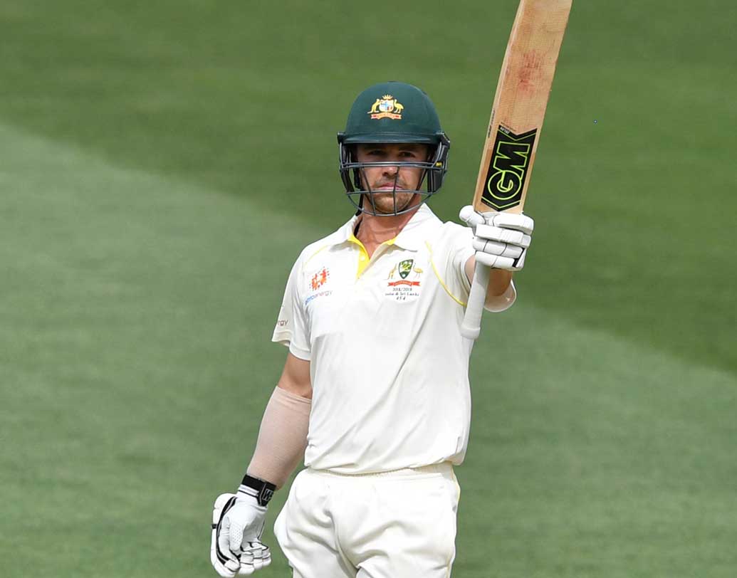 দিনের শেষে ব্যাট করেছেন হেড এবং মিচল স্টার্ক। হেড ৬১ রানে ব্যাট করছেন।