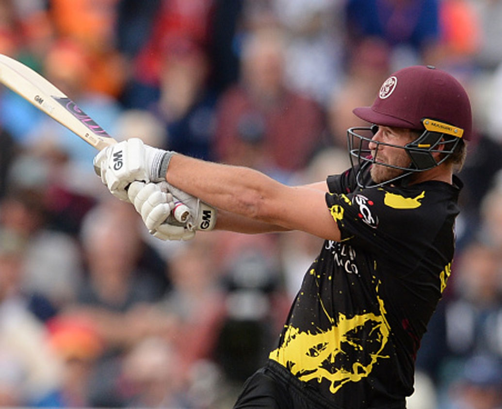 কোরে অ্যান্ডারসর: গত বার বেঙ্গালুরুর জার্সি পরেছিলেন। কিন্তু, ২০১৮-এর আইপিএল মোটেই ভাল ছিল না। মাত্র তিনটি ম্যাচ খেলেছিলেন। পেয়েছিলেন মাত্র তিনটি উইকেট, সব মিলিয়ে রান করেছিলেন ১৭।