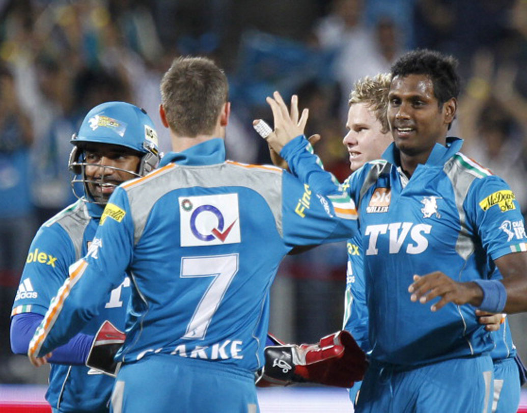 অ্যাঞ্জেলো ম্যাথুজ: শ্রীলঙ্কা দলের গুরুত্বপূর্ণ অলরাউন্ডার। কিন্তু, ইদানিং ফর্মের ধারে কাছেও নেই বলা চলে। যদিও নিজের দাম বাড়ানোর ক্ষেত্রে তাঁর জুড়ি নেই।