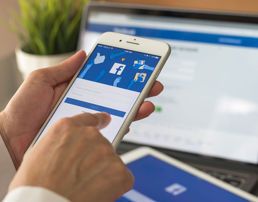 ফেসবুক শুরুর প্রথম দিকে ফেসবুকের ক্ষমতাকে ছোট করে দেখেছে গুগল। তাই নিজস্বসোশ্যাল নেটওয়ার্কিং সাইট ‘মাইস্পেস’-এর উন্নতি, আধুনিক প্রযুক্তি, ব্যবহারিক সুবিধা এ সব নিয়ে উদাসীন ছিল তারা। প্রযুক্তিবিদদের মতে, বাজারে অন্য কোনও সোশ্যাল সাইট মাইস্পেসের চেয়েও বেশি জনপ্রিয় হতে পারে এটা এদের ধারণার বাইরে ছিল।