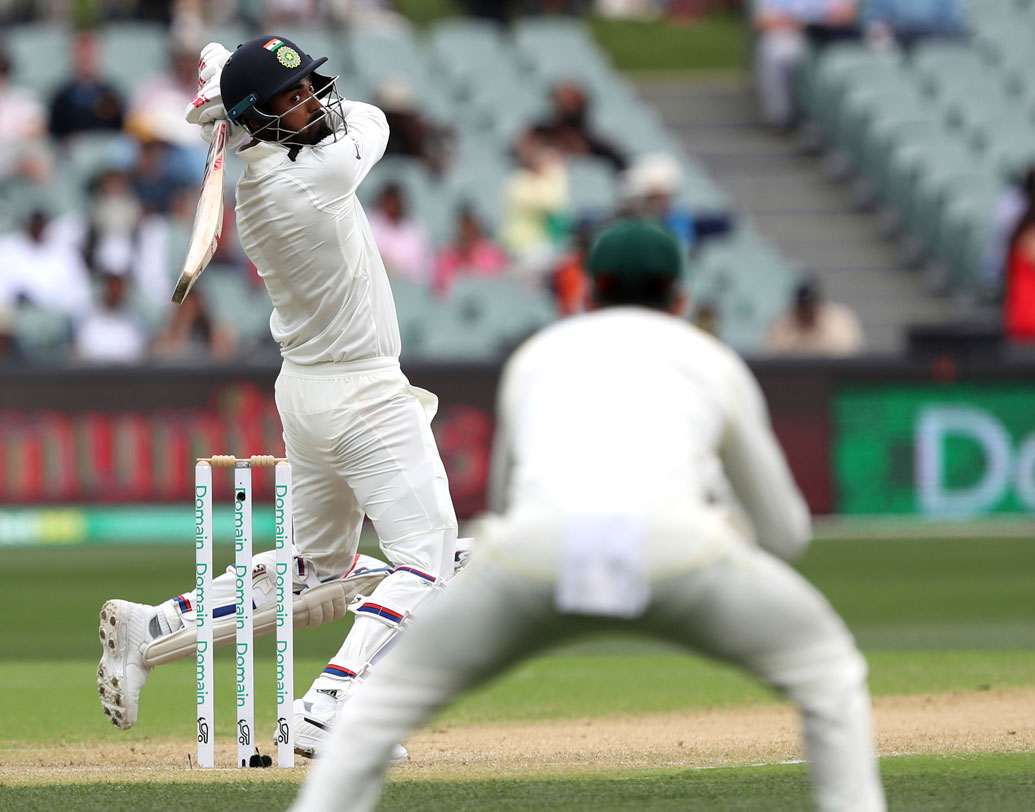 শুরুটা ভালই করেছিলেন লোকেশ রাহুল। আশা জাগাতে শুরু করেছিলেন। কিন্তু, ৪৪ রানে থেমে যায় সেই ইনিংস।