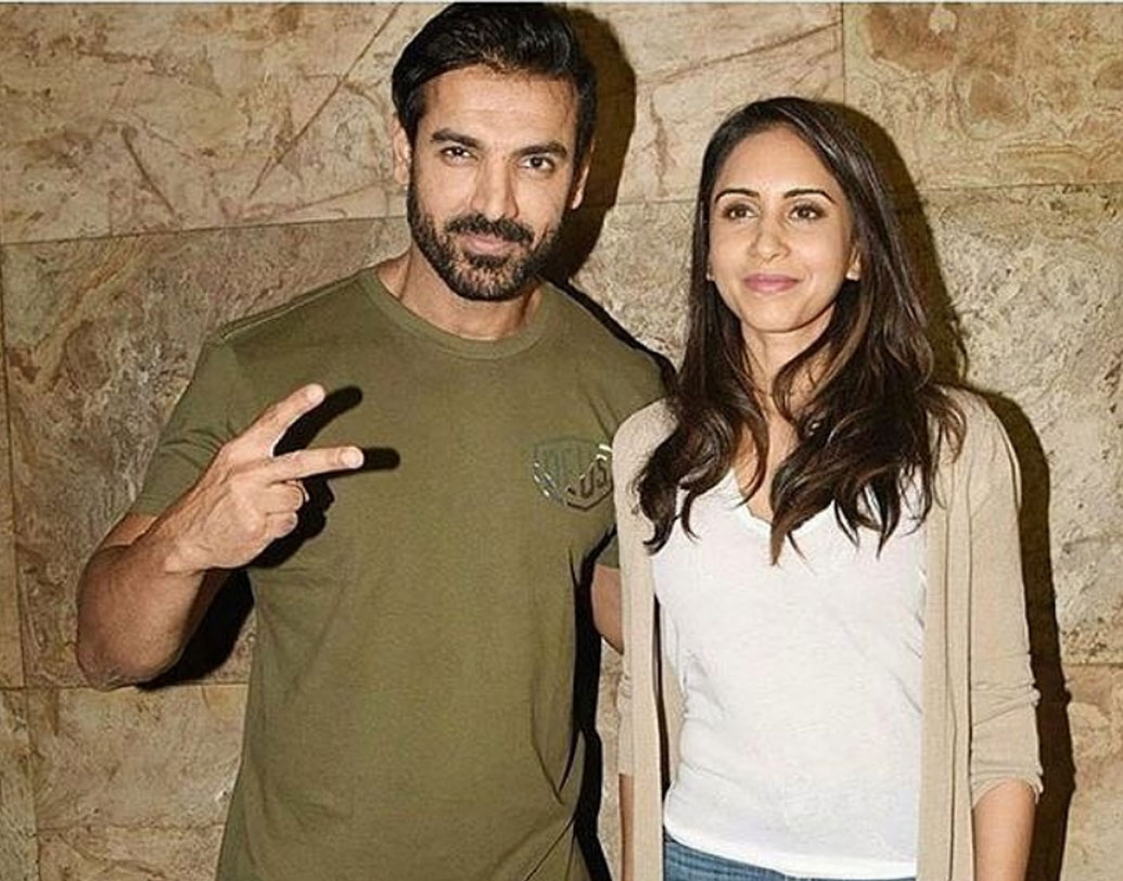 ক্যালিফোর্নিয়া বিশ্ববিদ্যালয়ে আইন নিয়ে স্নাতক স্তরের পড়াশোনা করেছেন প্রিয়া।