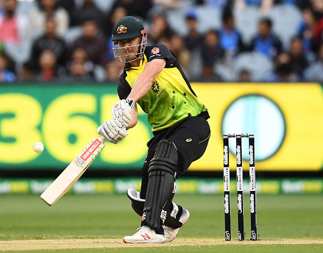 ক্রিস লিন: অজি ক্রিকেটারটি নিঃসন্দেহে কেকেআর-এর বড় ভরসা। দ্রুত রান করার ক্ষেত্রে লিনের বিকল্প খুব কমই আছেন। উপরি পাওনা তাঁর অসাধারণ ফিল্ডিং।