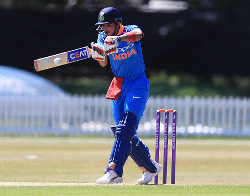 শুভমান গিল: তরুণ ভারতীয় ক্রিকেটার। নির্বাচকদের সুনজরে রয়েছেন। টি২০ ম্যাচে তিন নম্বরের জন্য গিলকে ভাবা যেতেই পারে। গত বার নাইটদের হয়ে ১৩টি ম্যাচে ২০৩ রান করেছিলেন।