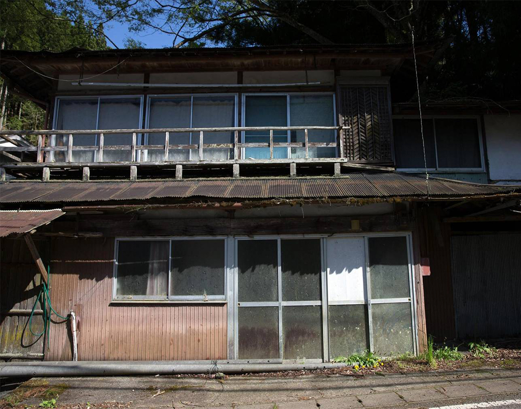 এমনকি যে সব বাড়িগুলোর মেরামত প্রয়োজন সেগুলির জন্য সরকারের তরফে ভর্তুকিও দেওয়া হবে বলে জানানো হয়েছে।