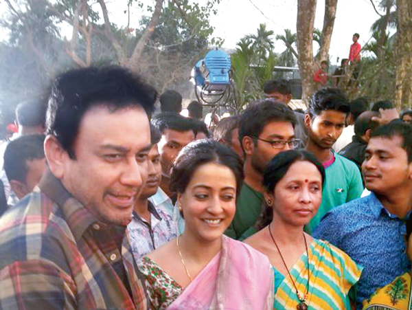 Furor at Mekhliganj over actress Raima Sen's movie shooting