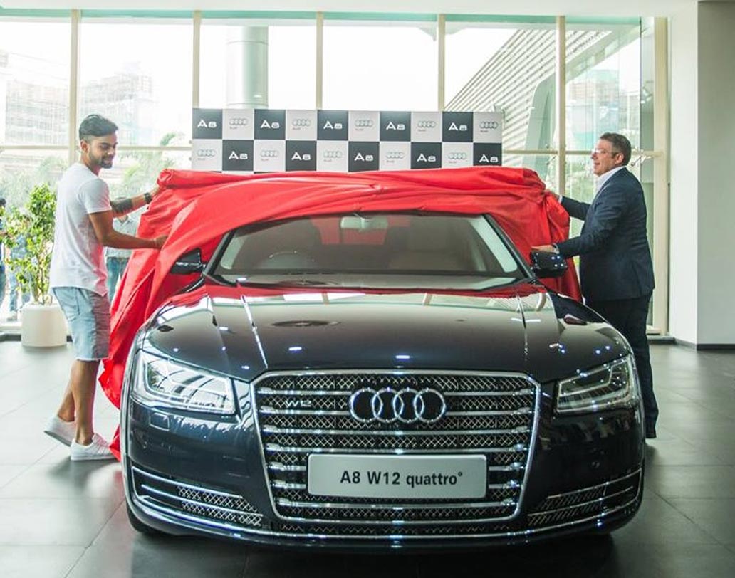 বিরাটের গ্যারাজে রয়েছে কালো রঙের এই অডি এ এইট ডব্লুউ টুয়েলভ গাড়িটিও। অত্যন্ত দ্রুত গতির এডিশনের এই অডির দাম ১ কোটি ৮৭ লক্ষ টাকা।