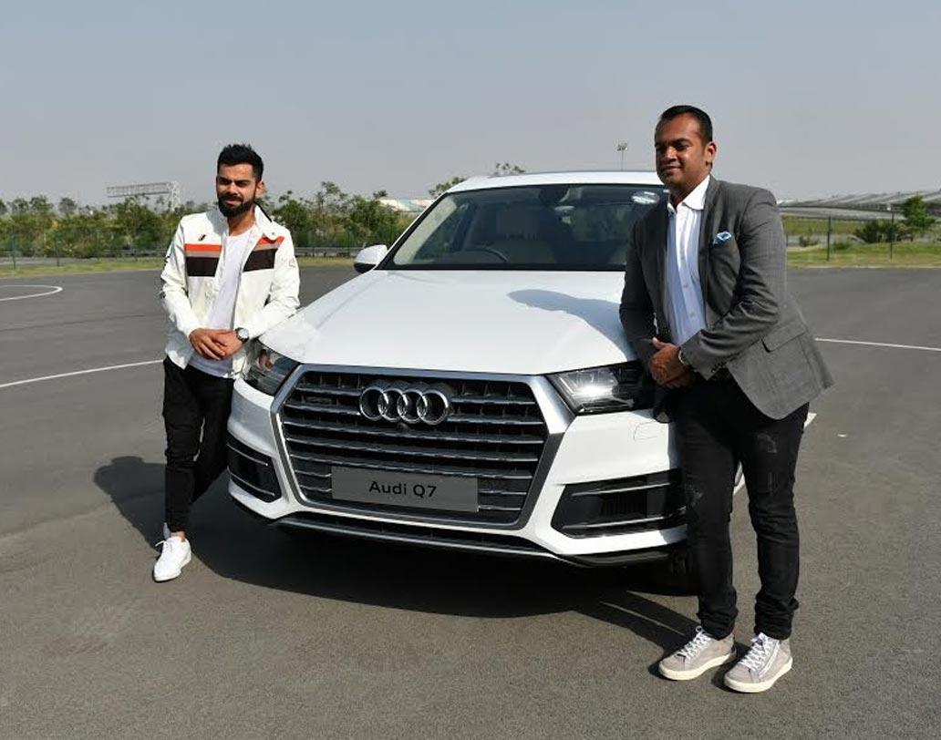 অডি কিউ সেভেন সিরিজেরও একটি সাদা লাক্সারি গাড়ি রয়েছে বিরাটের। গাড়িটির বর্তমান বাজারমূল্য প্রায় এক কোটি টাকা। এছাড়াও একটি অডি এস সেভেন রয়েছে বিরাটের।