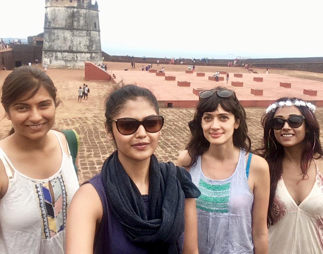 গোয়ায় সায়নীর সারাদিনের সঙ্গী ছিল হুল্লোড়। সঙ্গে অভিনেত্রী অঙ্কিতা চক্রবর্তী। মনিকা ওয়ালগ্রেন। স্কুবা ডাইভার অঙ্কিতা চৌধুরী।