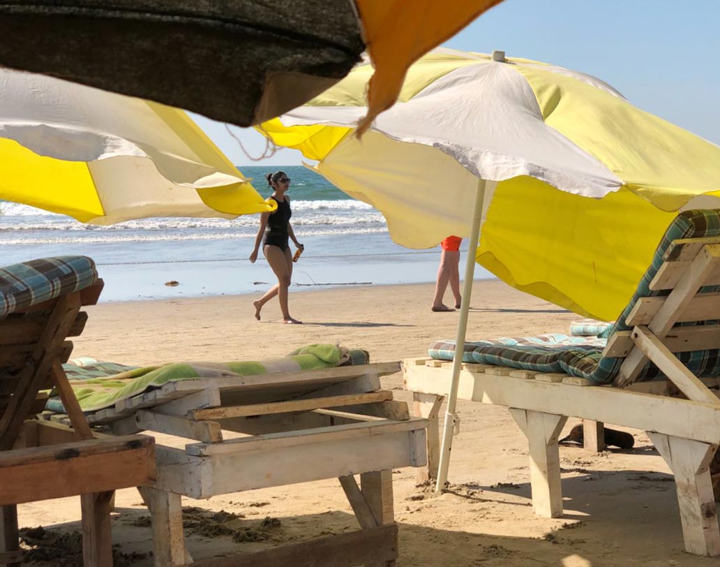 আরামবোল বিচের ধারে একটি রিসর্টে ছিলেন সায়নীরা। সময়টা যেন একেবারে স্বপ্নের মতো।