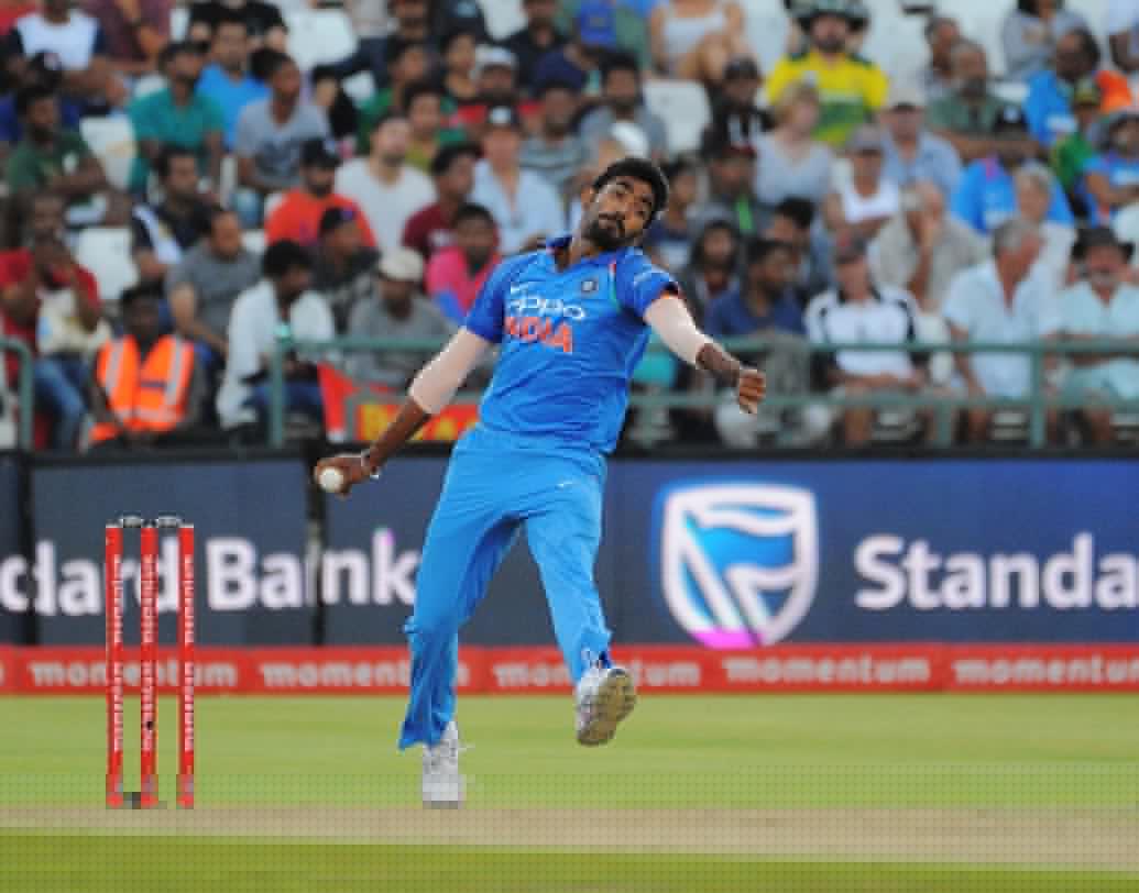 যশপ্রীত বুমরা: ভুবি-বুমরা পেস জুটিকে এই মুহূর্তে বিশ্বের সেরা বলছেন অনেক ক্রিকেট বিশেষজ্ঞই। ফলে বুমরাকে বাইরে রেখে পঞ্চম ওডিআই ম্যাচে নামার ‘সাহস’ দেখাবে না ভারতীয় টিম ম্যানেজমেন্ট।