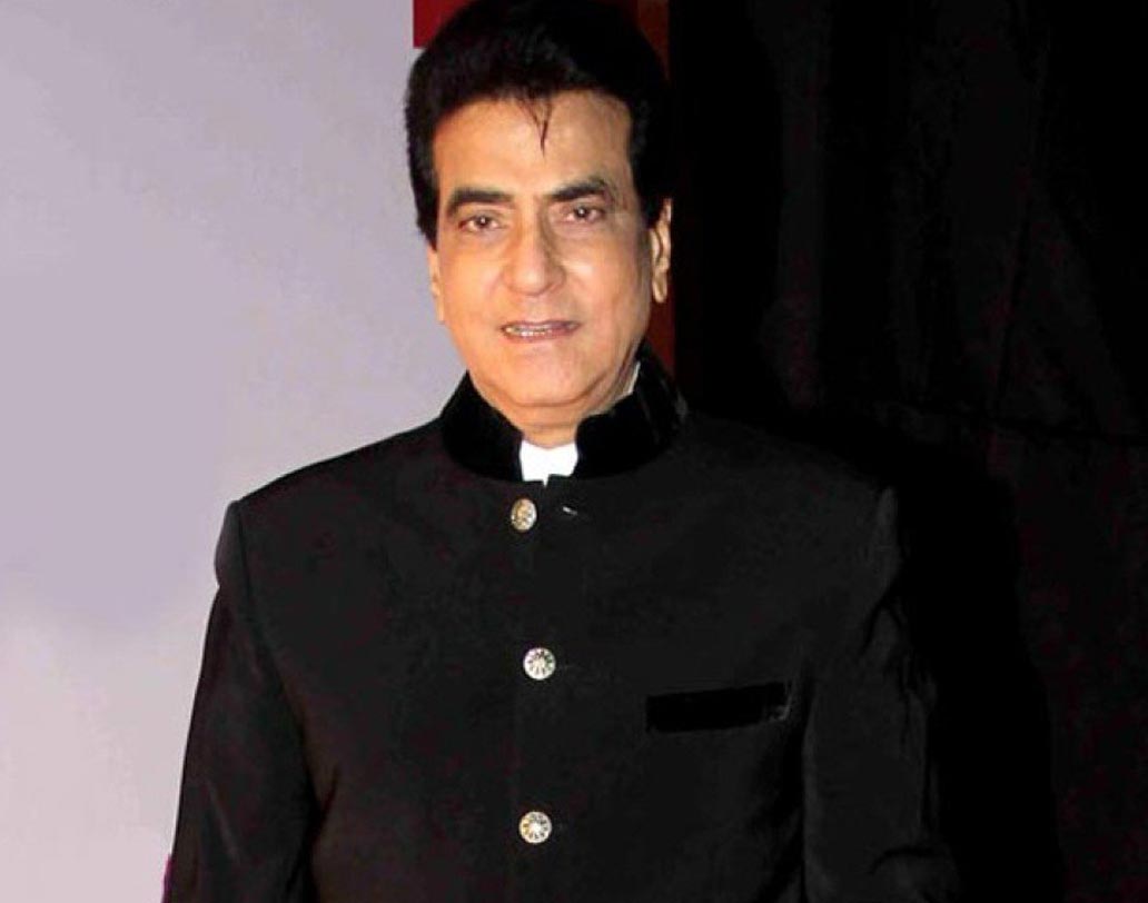 জিতেন্দ্রর এমন অদ্ভুত অভ্যাস শুনলে যে কেউই অবাক হবেন। শোনা যায়, তিনি নাকি প্রাতঃকৃত্য সারার সময় এক বাটি পেঁপে খান।