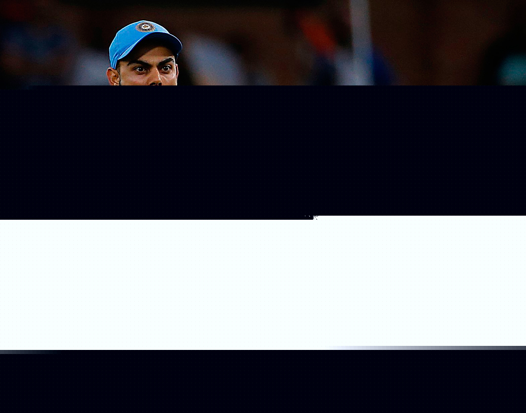 আগ্রাসী ক্রিকেট: বিরাটের নেতৃত্বে এ বারের টিম ইন্ডিয়া যেন প্রতিটা ম্যাচ জেতার জন্যই মাঠে নামছে। রাবাদার বাউন্সার বুকে লাগার পরেই তাঁকে বিরাটের ছয় মারা থেকে শুরু করে স্লেজিংয়ের উত্তরে চলছে পাল্টা স্লেজিং, চলছে সব কিছুই। ছবি: এএফপি।