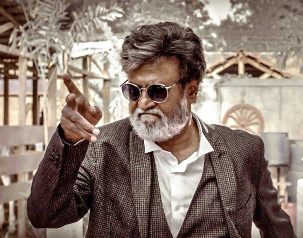 রজনীকান্ত: জানেন কী, অভিনয় জীবনে পা রাখার আগে বেঙ্গালুরু ট্রান্সপোর্ট সার্ভিসের এক জন বাস কন্ডাক্টর ছিলেন রজনীকান্ত? এই নামে খ্যাতির শিখরে পৌঁছলেও তাঁর আসল নাম কিন্তু শিবাজী রাও গায়েকোয়াড়। অভিনয় শুরু পরেই এই নাম পরিবর্তন করেন তিনি।