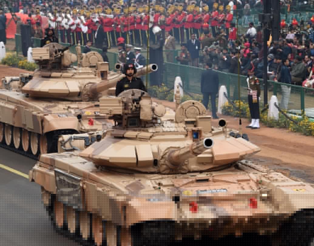 ‘ইন্টারন্যাশনাল ইন্সটিটিউট ফর স্ট্র্যাটেজিক স্টাডিজ’-এর দক্ষিণ এশিয়া বিভাগের এক পদস্থ কর্তা  রাহুল রায়চৌধুরী বলেছেন, ‘‘২০১৭ সালের পর ভারত ও ব্রিটেনের সামরিক খাতে অর্থ বরাদ্দের ক্ষেত্রে বড়সড় পরিবর্তন আসে। অস্ত্র এবং সামরিক শক্তি বাড়াতে ব্রিটেনের থেকে অনেক বেশি অর্থ বরাদ্দ করে ভারত।’’