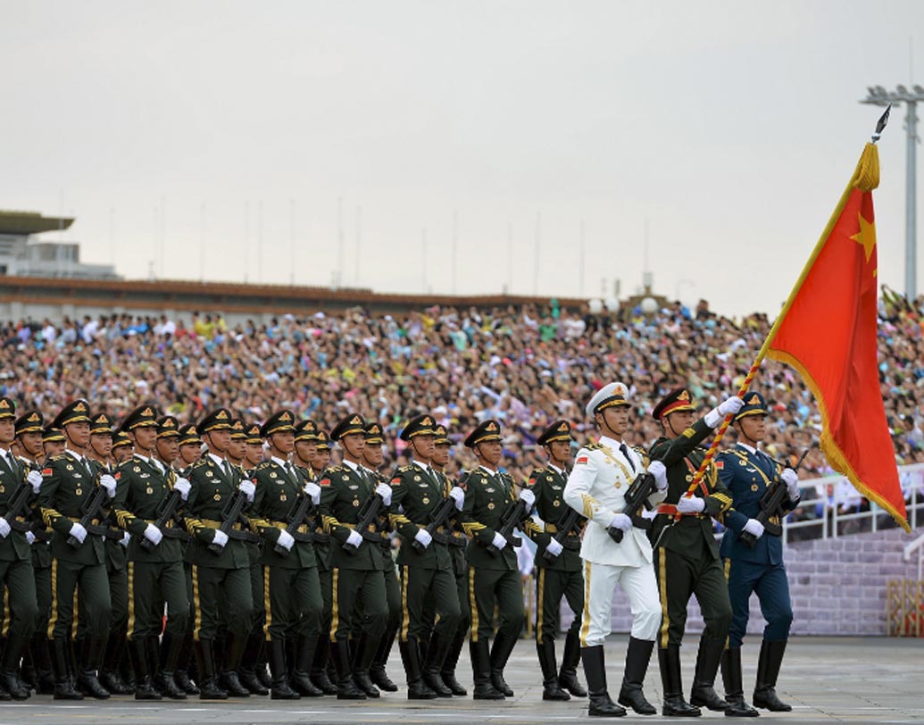 ২০১৬-’১৭-য় সামরিক খাতে প্রায় ২৫ গুণ অর্থ বরাদ্দ বাড়িয়ে বিশ্বের দ্বিতীয় স্থানে উছে এসেছে চিন। প্রতিরক্ষা খাতে চিনের বরাদ্দ ১৫,০৫০ কোটি ডলার (৯,৬৪,০২৭ কোটি টাকা)।