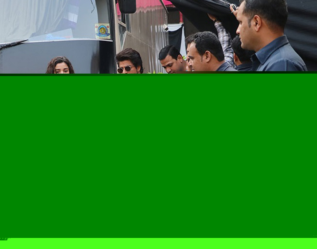 এটি আলিয়া ভট্টের ভ্যানিটি ভ্যান। এই ভ্যানের সাজসজ্জায় বোহেমিয়ান ছোঁয়া রয়েছে। দেওয়ালে নানা ছবি, ল্যাম্প দিয়ে সাজানো হয়েছে ভ্যান। পুরোটাই আলিয়ার পছন্দমতো, গোলাপি রঙ দিয়ে। অমৃতা মহাল নামে এক বিখ্যাত ডিজাইনার আলিয়ার ভ্যানটি ডিজাইন করেছেন। আলিয়া এই ভ্যানিটি ভ্যানকে নিজের দ্বিতীয় বাড়ি বলে থাকেন।