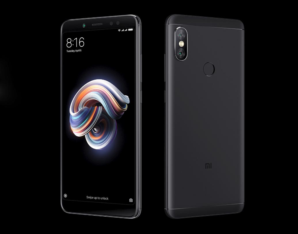 ফাইটার এফ২-তে রয়েছে ১২ মেগাপিক্সেল রিয়ার ক্যামেরা এলইডি ফ্ল্যাশের সঙ্গে এবং ৫ মেগাপিক্সেলের সেলফি ক্যামেরা। দু’টি ক্যামেরাতেই রয়েছে বিউটিফাই ৪.০ টেকনোলজি। যার মাধ্যমে এই ক্যামেরাতে তোলা ছবিগুলি আরও সুন্দর হয়ে উঠবে বলে দাবি সংস্থার।