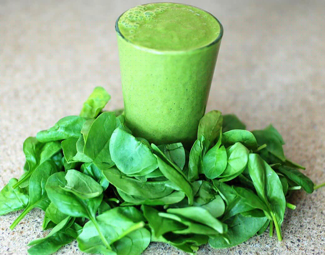 পালং: মহিলাদের পাশাপাশি পুরুষদের জন্যও সমান উপকারী পালং। এতে রয়েছে প্রচুর পরিমাণ ভিটামিন। চল্লিশের পর ছেলেদের চুল এবং ত্বক ভাল রাখতেও পালং সমান উপকারী।