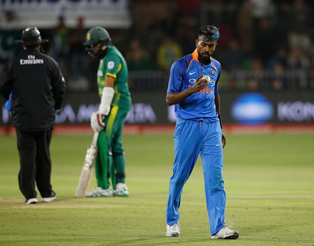 হার্দিক পাণ্ড্য: টিম ইন্ডিয়ার এক নম্বর অলরাউন্ডার হার্দিক। টেস্ট, ওডিআই এবং টি২০— প্রতিটি ফর্ম্যাটের ক্রিকেটেই হার্দিক ভরসা ভারতের।