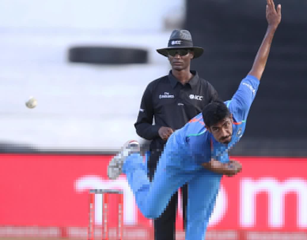 যশপ্রীত বুমরা: ধারাবাহিক সাফল্য পাওয়ার জন্য টি২০ সিরিজের প্রথম ম্যাচে ভুবির সঙ্গী হওয়ার মূল দাবিদার বুমরাই।