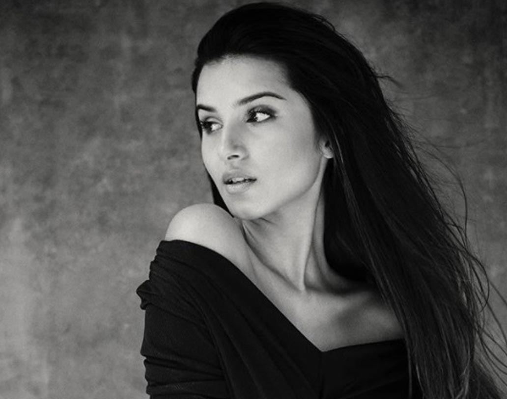 টেলিভিশনে ‘এন্টারটেনমেন্ট কে লিয়ে কুছ ভি করেগা’, ‘ওয়ে জসসি’, ‘বিগ বড়া বুম’-এ কাজ করেছেন তারা।