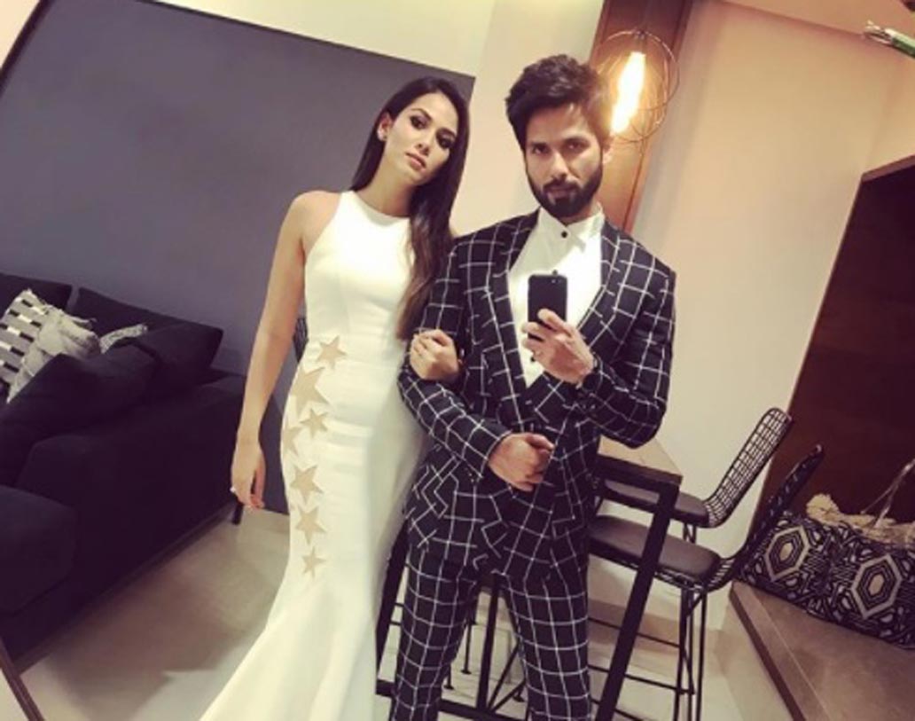 বিয়ের পর থেকে বিভিন্ন সময়, শাহিদ-মীরার জুটি তাঁদের মোনোক্রোম ফ্যাশন সেন্সে জাদু চালিয়েছে গ্ল্যামার জগতে।