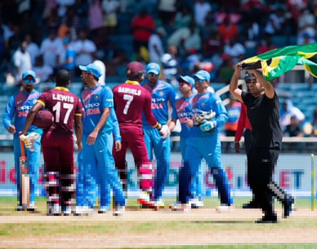 ২০১৬ সালের ২৭ অগস্ট আমেরিকার ফ্লোরিডায় ওয়েস্ট ইন্ডিজের বিরুদ্ধে ৪ উইকেটে ২৪৪ রান তোলে ভারত। যদিও ম্যাচটি জিততে পারেনি মহেন্দ্র সিংহ ধোনির দল। ১ রানে হেরে যায় তাঁরা। টি২০-তে এটাই ভারতের দ্বিতীয় সর্বোচ্চ স্কোর।