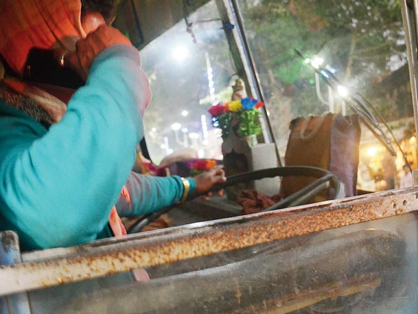 Many drivers still have phones