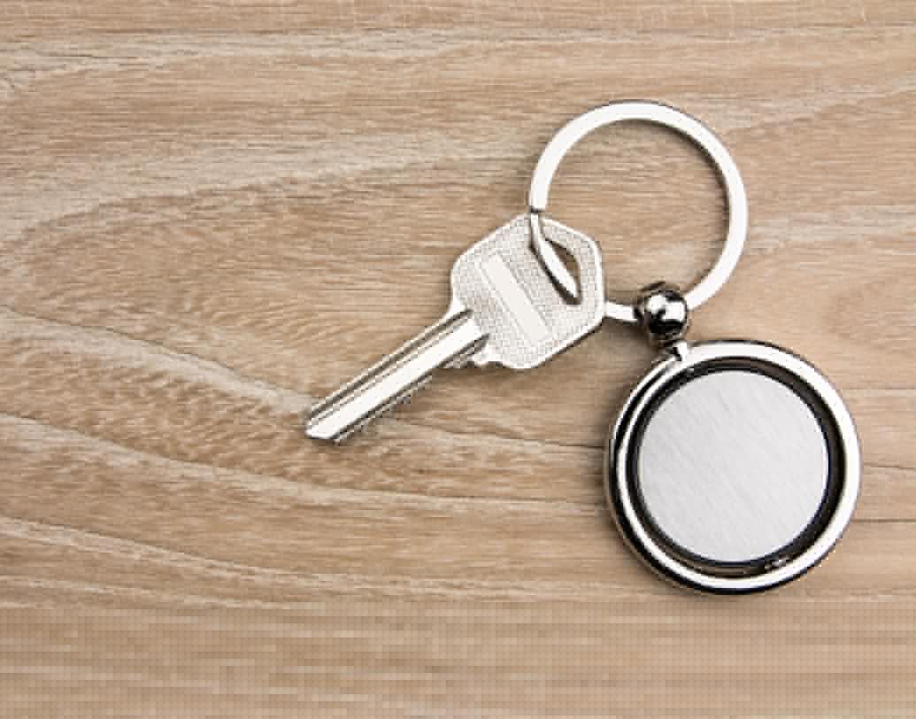 কয়েনের মতোই ক্ষতিকারক হতে পারে চাবি। বিশেয করে আধুনিক গাড়ির চাবিতে ব্যাটারি ও ইলেকট্রিক পার্টস থাকে।