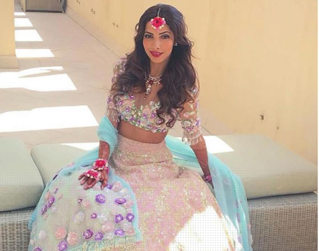 মোহিতের স্ত্রী অন্তরা মোতিওয়ালা। পেশায় এক জন মডেল। দীর্ঘদিন ধরেই মোহিতের সঙ্গে সম্পর্কে রয়েছেন তিনি।