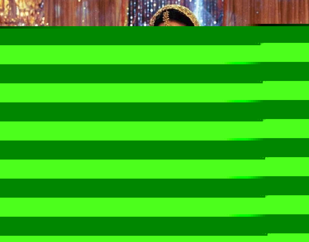 আবারও মাধুরী। এ বার নেপথ্যে ‘দেবদাস’এর ‘মার ডালা...’ গানটি। সঞ্জয় লীলা ভন্সালী পরিচালিত ‘দেবদাস’ ছবিতে চন্দ্রমুখী অর্থাৎ মাধুরী দিক্ষিত একটি লেহঙ্গাপরেছিলেন, মনে আছে? বলিউডের নামজাদা ড্রেস ডিজাইনার মণীশ মলহোত্র সবুজ রঙের ওই লেহঙ্গাটি ডিজাইন করেছিলেন। ৩ কোটি টাকায় নিলাম হয়েছিল বিখ্যাত সেই লেহঙ্গা।