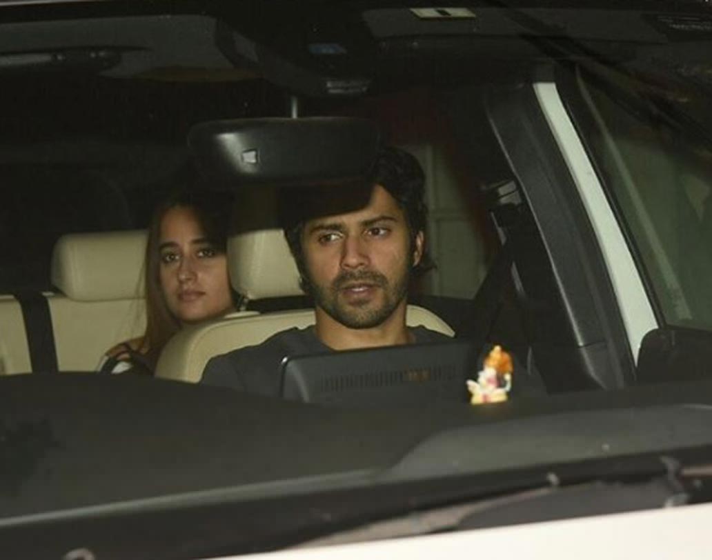 নিজের ব্যক্তিগত জীবন নিয়ে আলোচনা না করলেও, নাতাশা ও তাঁর ‘ডেটিং’-এর ছবি বিভিন্ন সময় ক্যামেরাবন্দি করেছেন পাপারাত্জিরা।