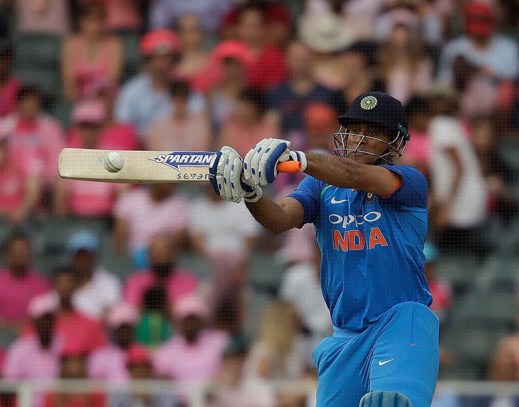 এমএস ধোনি: বয়স বাড়লেও ভারতীয় দলের এখনও অদ্বিতীয় এমএস।