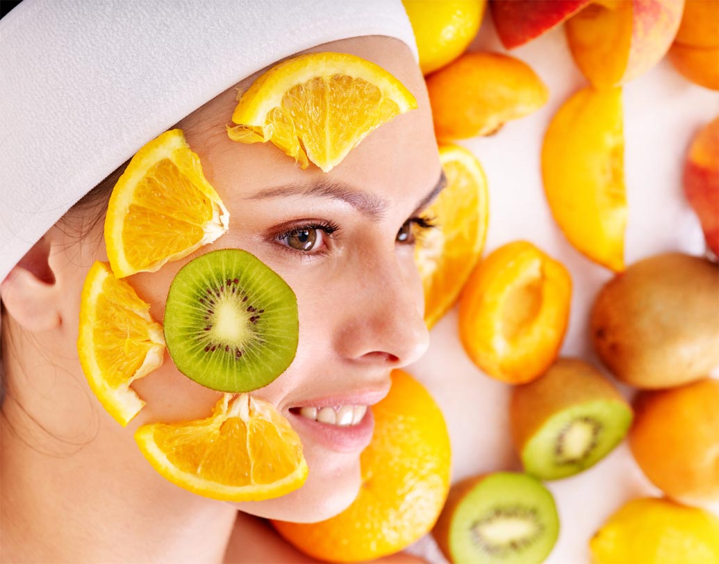 অ্যাভোকাডো, পেঁপে, শশা ক্কাথ তৈরি করে ২ চা চামচ ক্রিমের সঙ্গে মিশিয়ে নিন। এই প্যাক সারা মুখে লাগিয়ে রাখুন ২০ মিনিট। জল দিয়ে ধুয়ে ফেলুন। ত্বকে পুষ্টি জোগাতে ও ময়শ্চারাইজ করতে সাহায্য করে এই প্যাক।