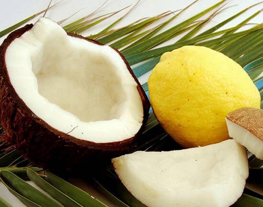 দুধ, তেল ও লেবুর রসের মাস্ক ত্বকের পোড়া ভাব দূর করার জন্য খুব ভাল। ১ চামচ গুঁড়ো দুধ, ১ চামচ নারকেল তেল ও ১ চামচ লেবুর রস মিশিয়ে মুখে লাগিয়ে রাখুন ১৫ মিনিট। জল দিয়ে ধুয়ে ফেলুন।