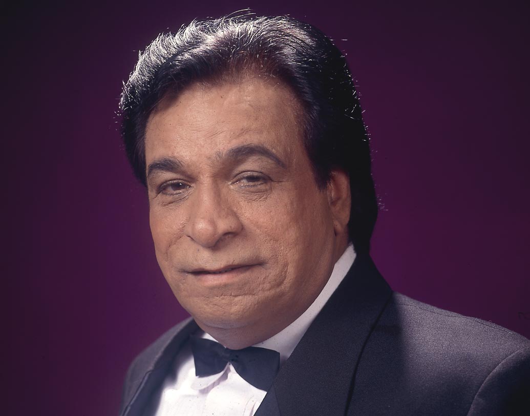 কমেডিয়ান হিসেবেই কাদের খানকে বেশি চেনেন দর্শক। কিন্তু বলিউডের অনেক সফল ছবিরই চিত্রনাট্য লিখেছেন কাদের খান, তা হয়তো অনেকেরই অজানা। সেই তালিকায় রয়েছে ‘আন্টি নম্বর ওয়ান’, ‘দিয়া অউর তুফান’, ‘কুলি’, ‘মুকাদ্দর কা সিকন্দর’, ‘সত্তে পে সত্তা’, ‘অগ্নিপথ’, ‘লাওয়ারিস’, ‘মহাগুরু’, ‘ইয়ারানা’র মতো এক ঝাঁক হিট ছবি।