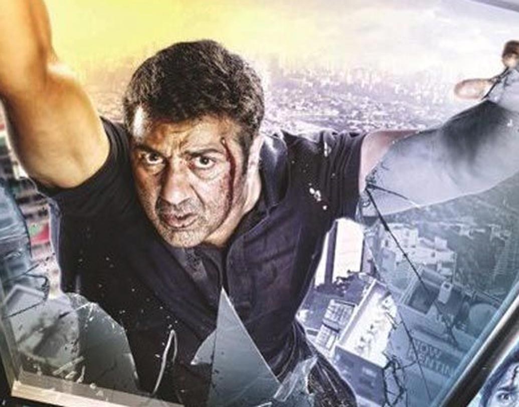 ‘ঘায়েল’ ছবিটি জাতীয় পুরস্কার এনে দিয়েছিল অভিনেতা সানি দেওলকে। ২০১৬ সালে ‘ঘায়েল’ এর সিকুয়্যেল তৈরি করেন ধর্মেন্দ্র পুত্র সানি। ‘ঘায়েল ওয়ান্স এগেইন’ এর চিত্রনাট্য লিখে, পরিচালনাও করেন সানি দেওল।