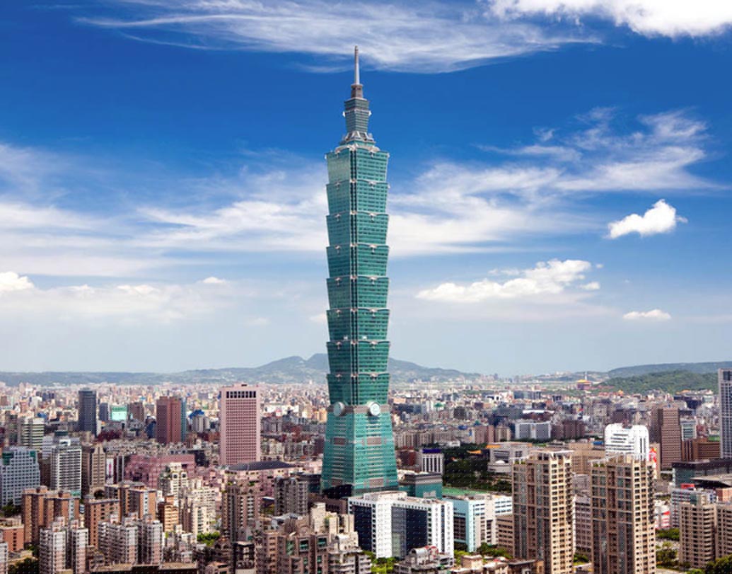 তাইপেই ১০১, তাইপেই: ২০০৪ থেকে ২০১০ সাল পর্যন্ত এটি ছিল বিশ্বের সর্বোচ্চ বহুতল। পরে বুর্জ খালিফা সেই স্থান দখল করে। ২০০৮ সালে ‘এমপোরিস স্কাইস্ক্র্যাপার অ্যাওয়ার্ড’ জেতে এই বহুতল। বিশ্বের সবচেয়ে দ্রুতগতির লিফট রয়েছে এই বহুতলটিতে।