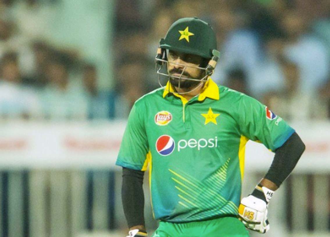 আইসিসি চ্যাম্পিয়ন্স ট্রফি, ২০১৭-এর ফাইনালে ব্যাট করছিলেন মহম্মদ হাফিজ। বোলার তখন ভারতের জসপ্রিত বুমরা। ৪৯ ওভারে বল করছিলেন বুমরা। বল লেগেছিল হাফিজের স্টাম্পে। কিন্তু, বেল না পড়ায় কোনও লাভ হয়নি ভারতের।